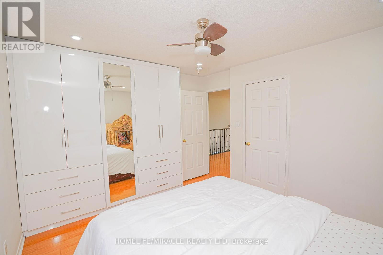 23 HOLLOWGROVE BOULEVARD Image 26