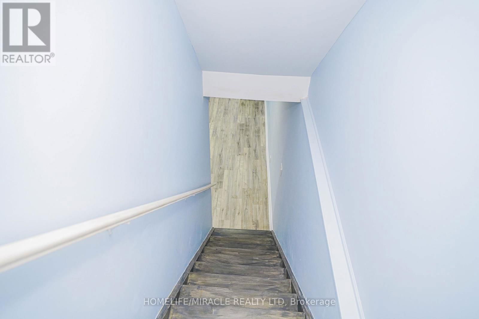 23 HOLLOWGROVE BOULEVARD Image 29