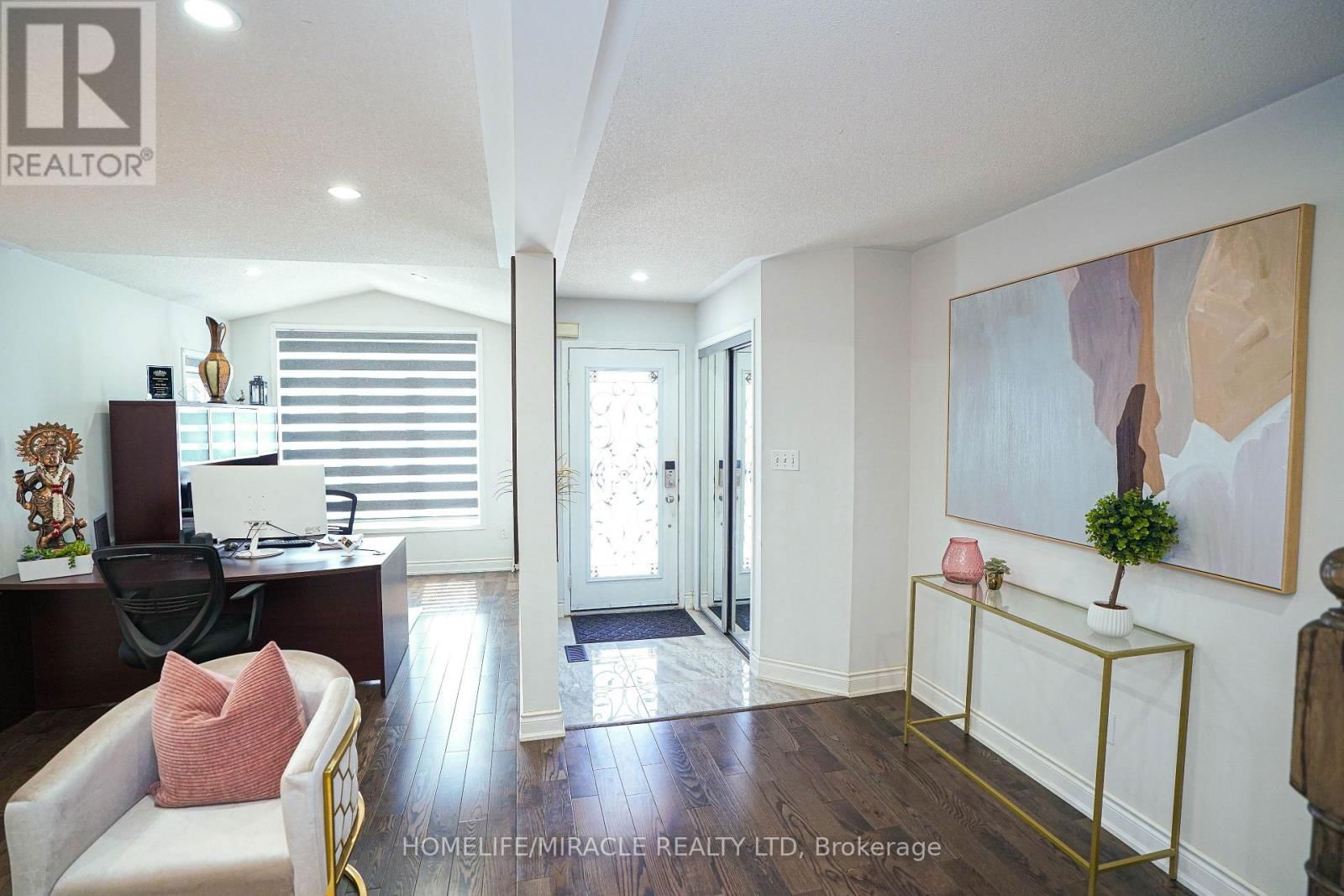 23 HOLLOWGROVE BOULEVARD Image 3