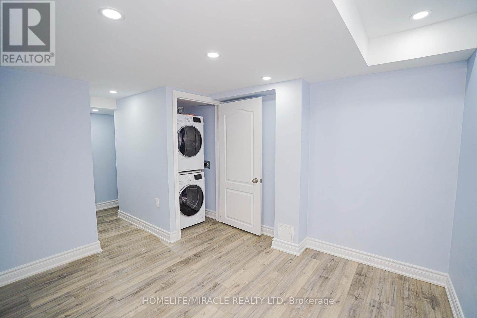 23 HOLLOWGROVE BOULEVARD Image 34