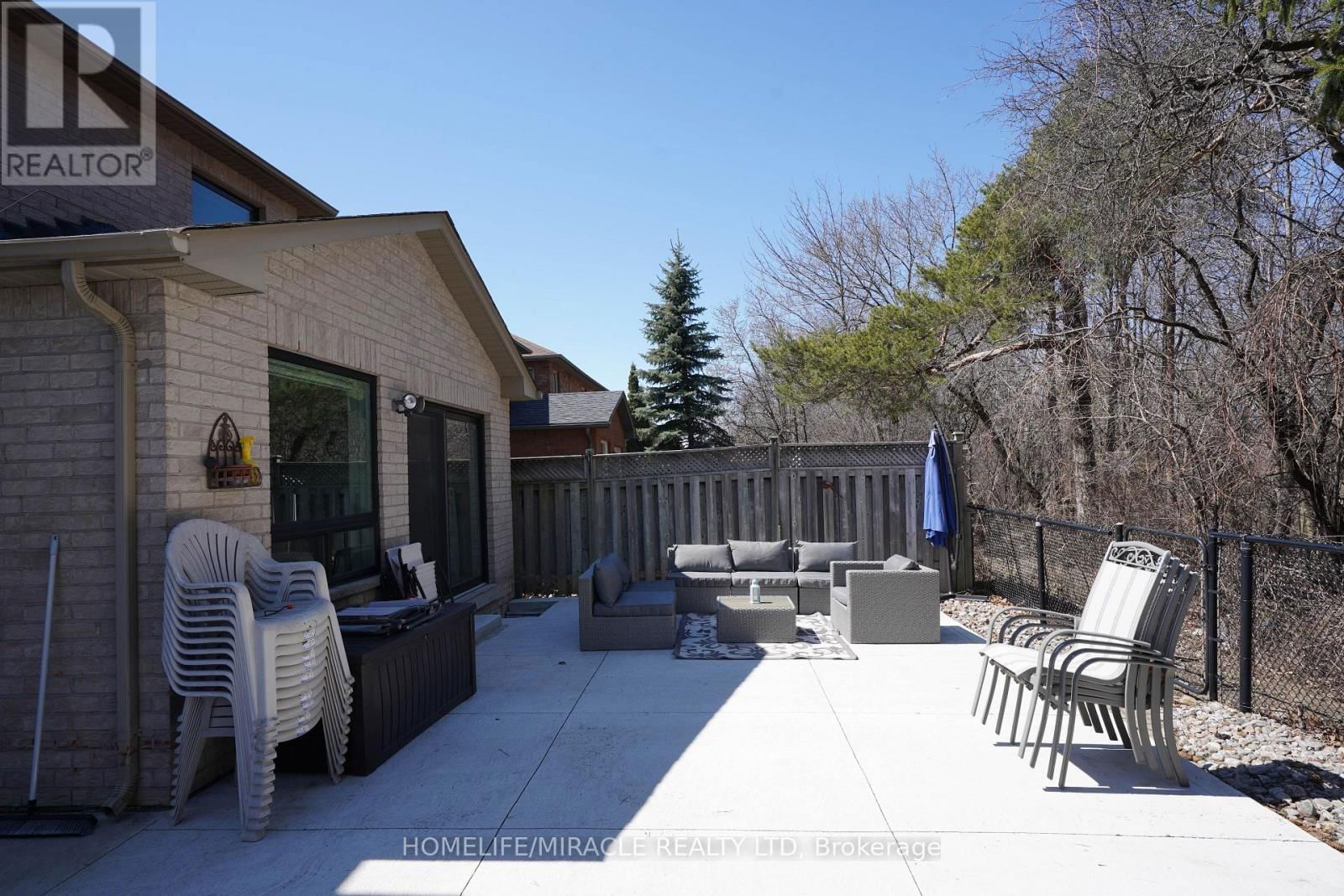 23 HOLLOWGROVE BOULEVARD Image 45