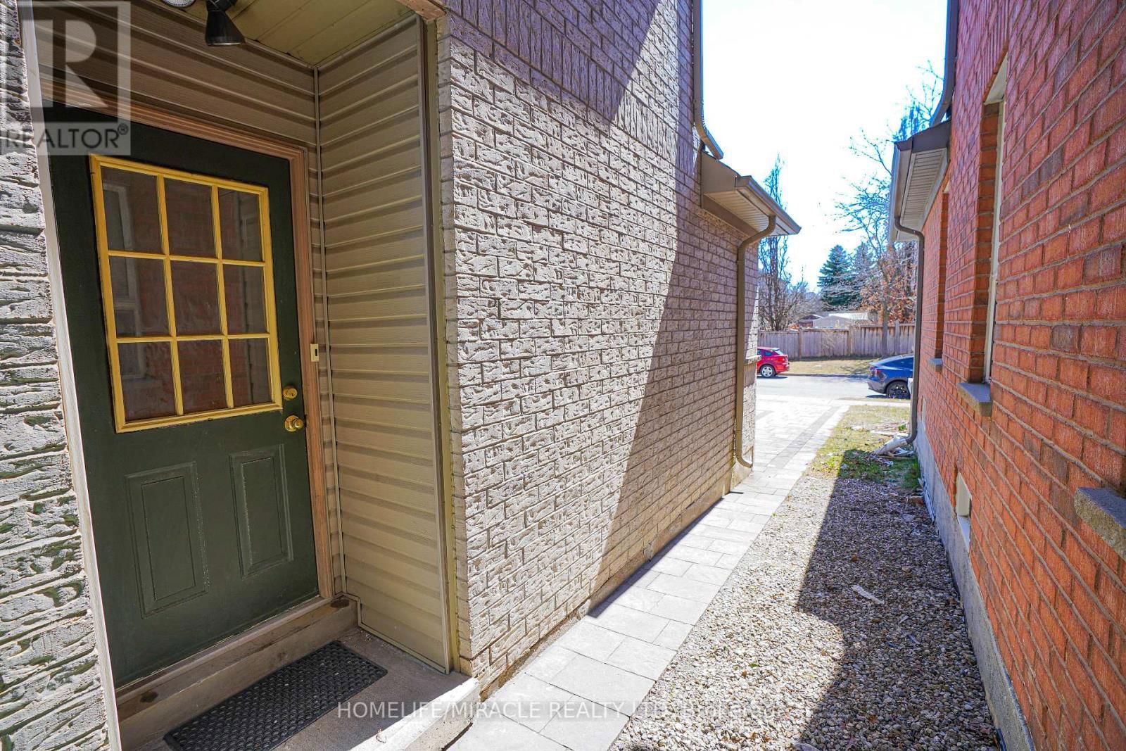 23 HOLLOWGROVE BOULEVARD Image 49