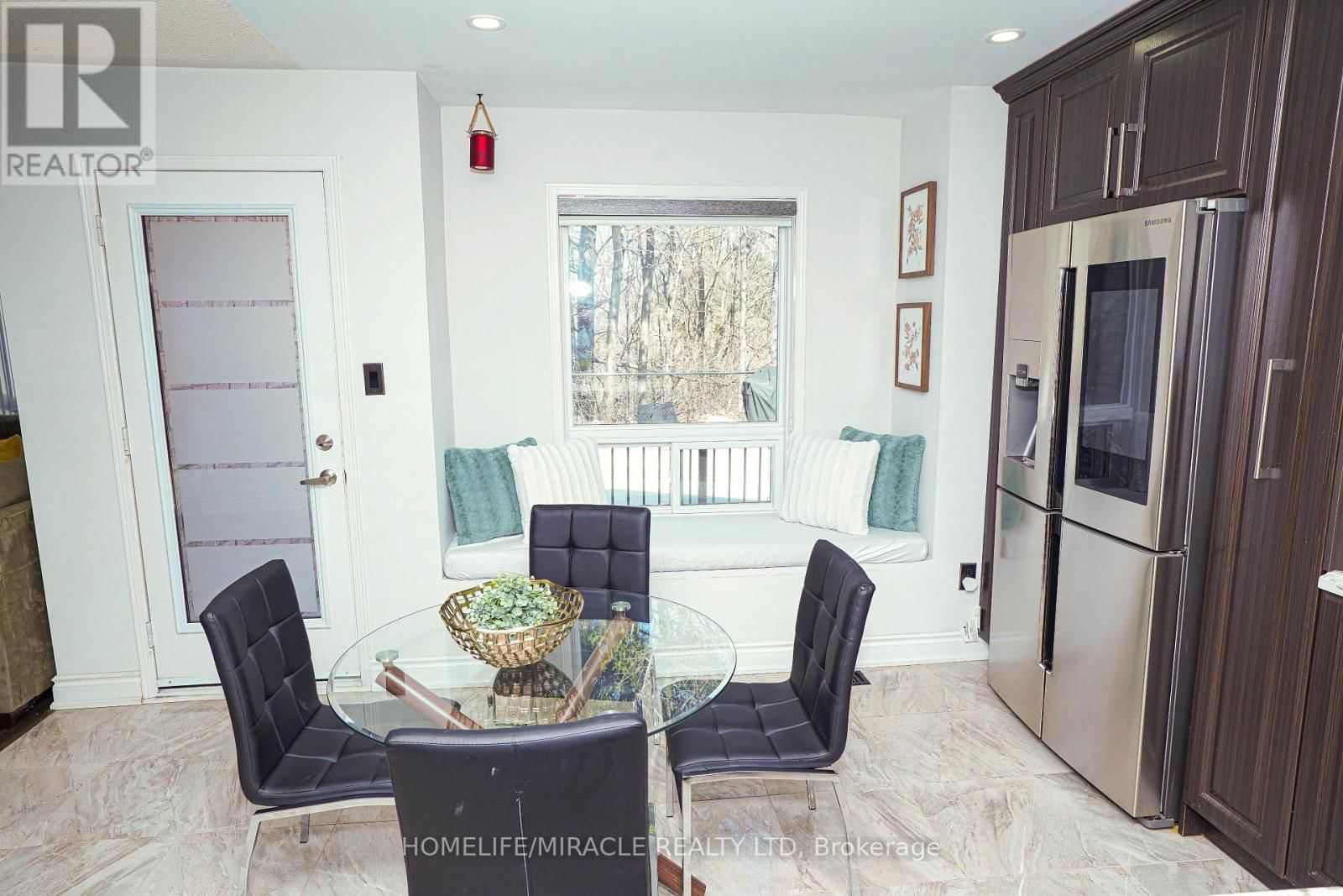 23 HOLLOWGROVE BOULEVARD Image 9