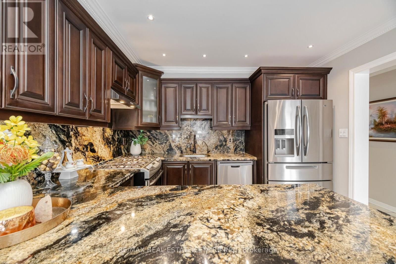1078 WINDSOR HILL BOULEVARD Image 12