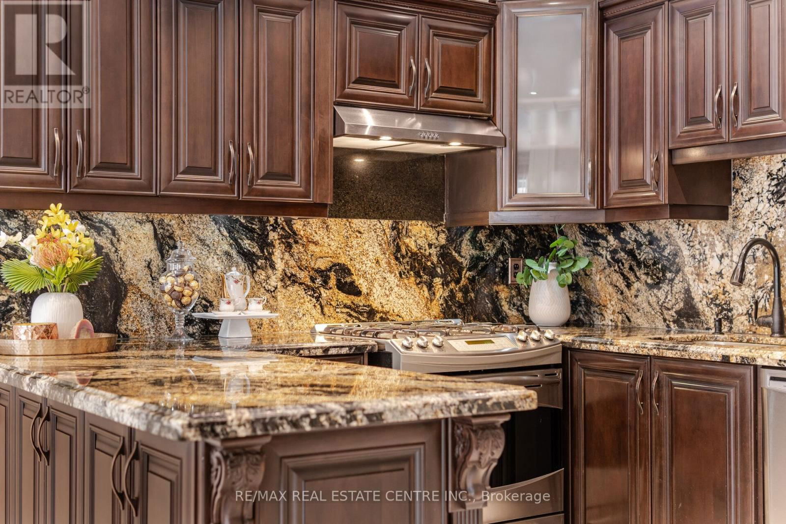 1078 WINDSOR HILL BOULEVARD Image 14