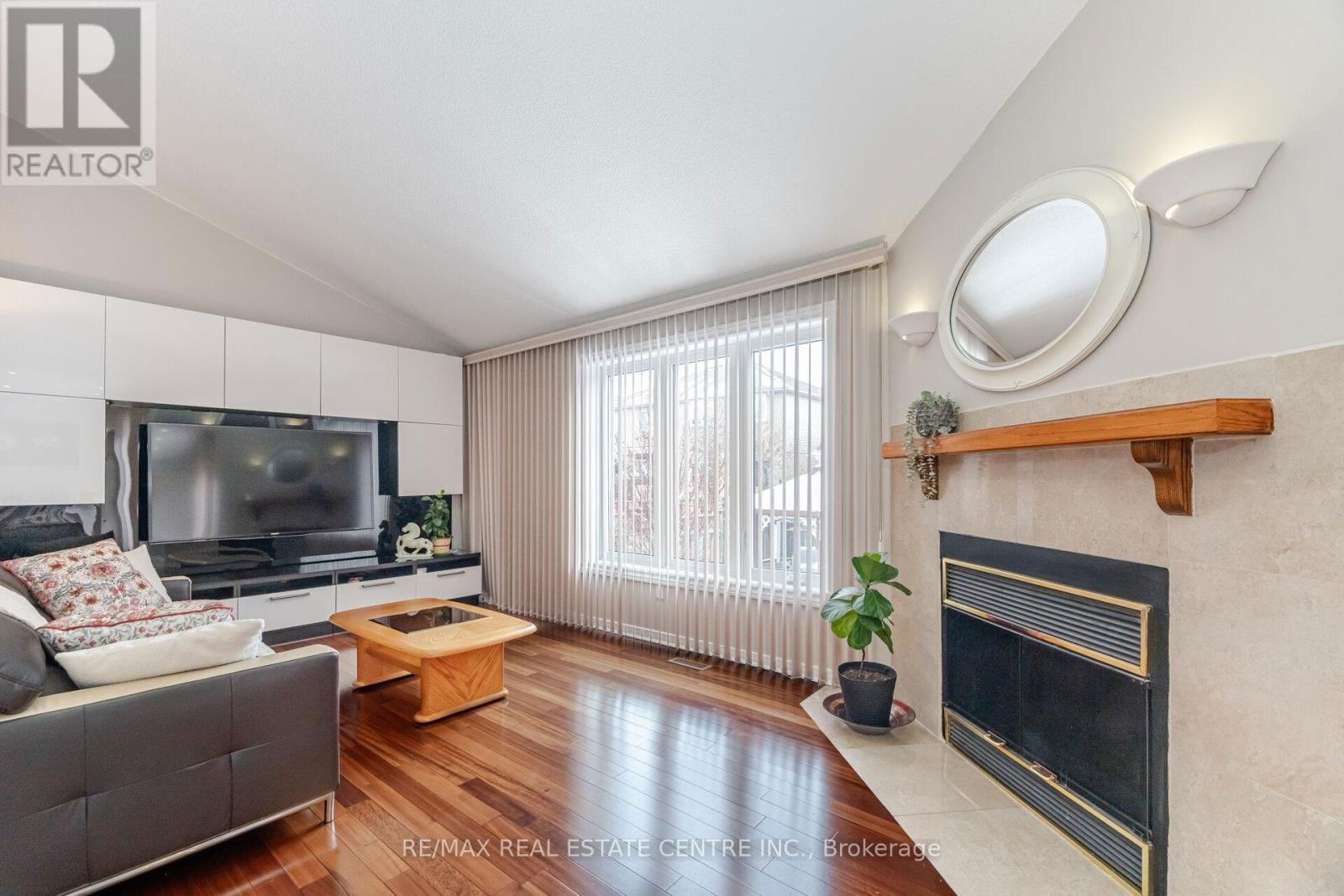 1078 WINDSOR HILL BOULEVARD Image 19