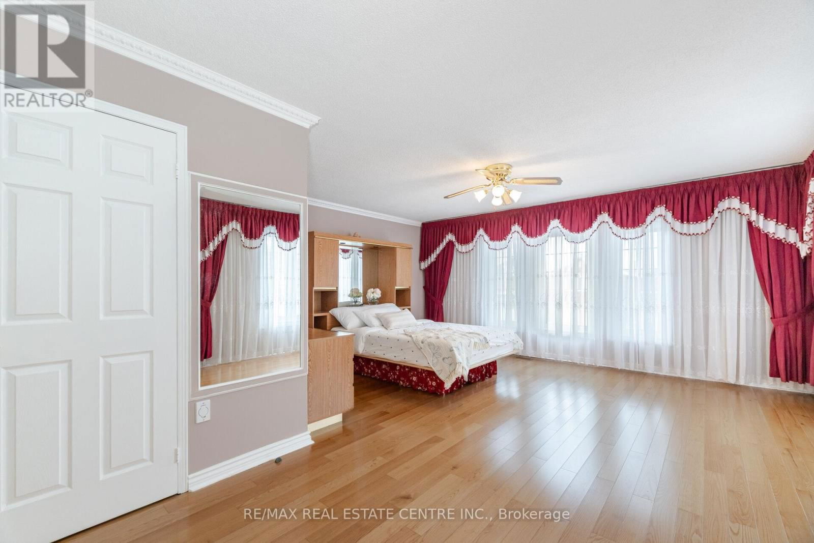 1078 WINDSOR HILL BOULEVARD Image 26