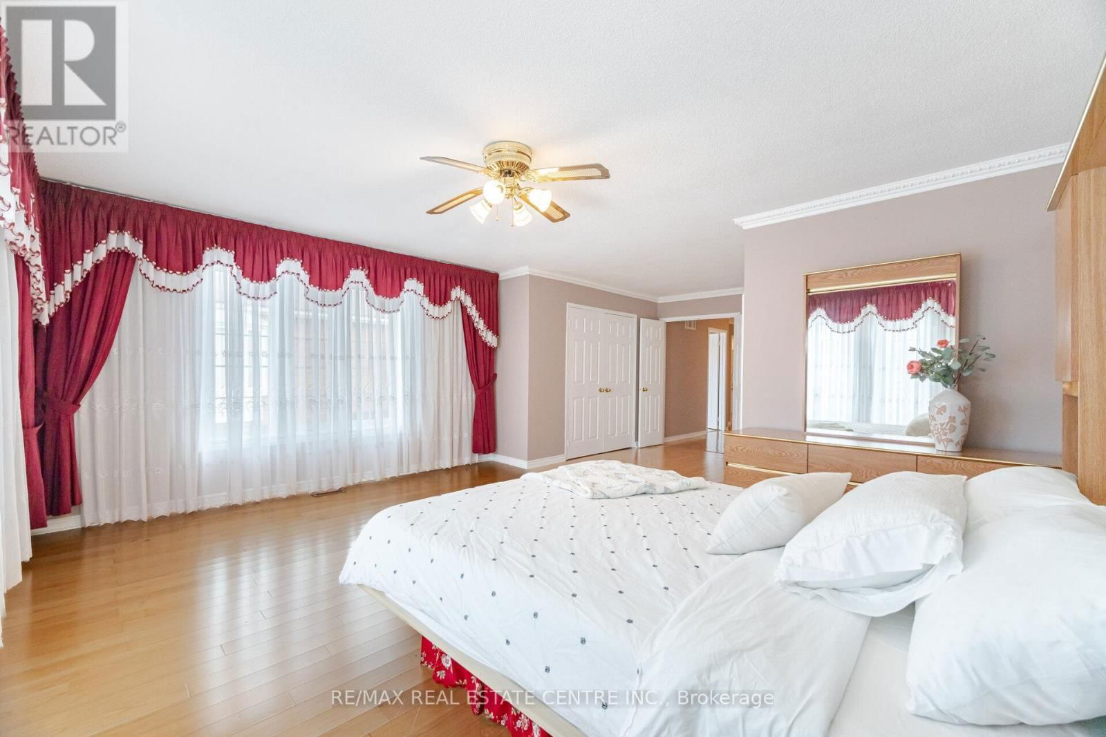 1078 WINDSOR HILL BOULEVARD Image 28