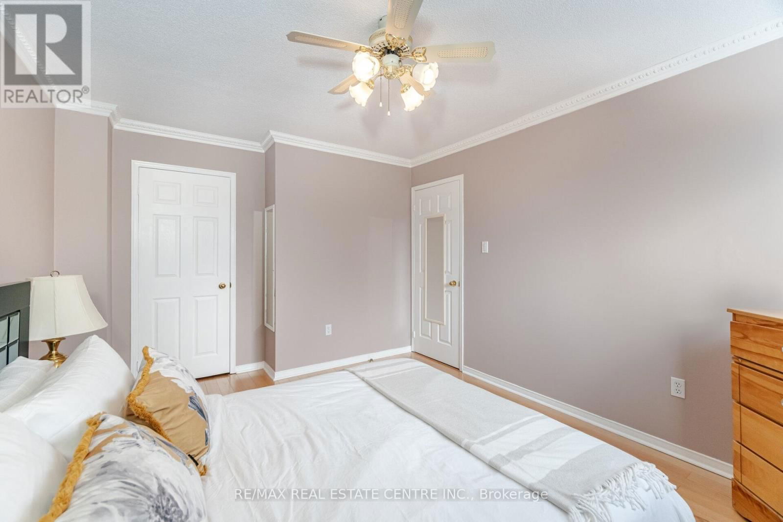 1078 WINDSOR HILL BOULEVARD Image 32