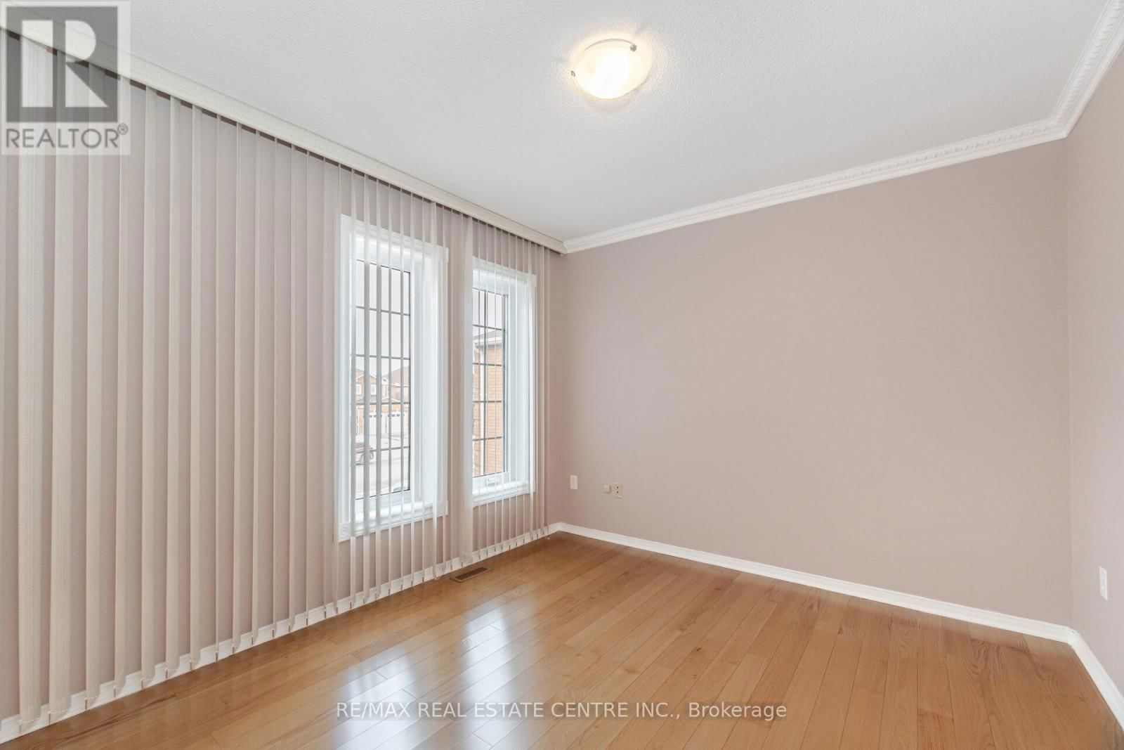 1078 WINDSOR HILL BOULEVARD Image 34