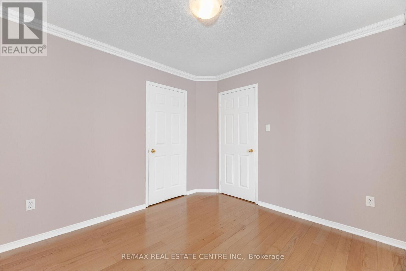 1078 WINDSOR HILL BOULEVARD Image 35