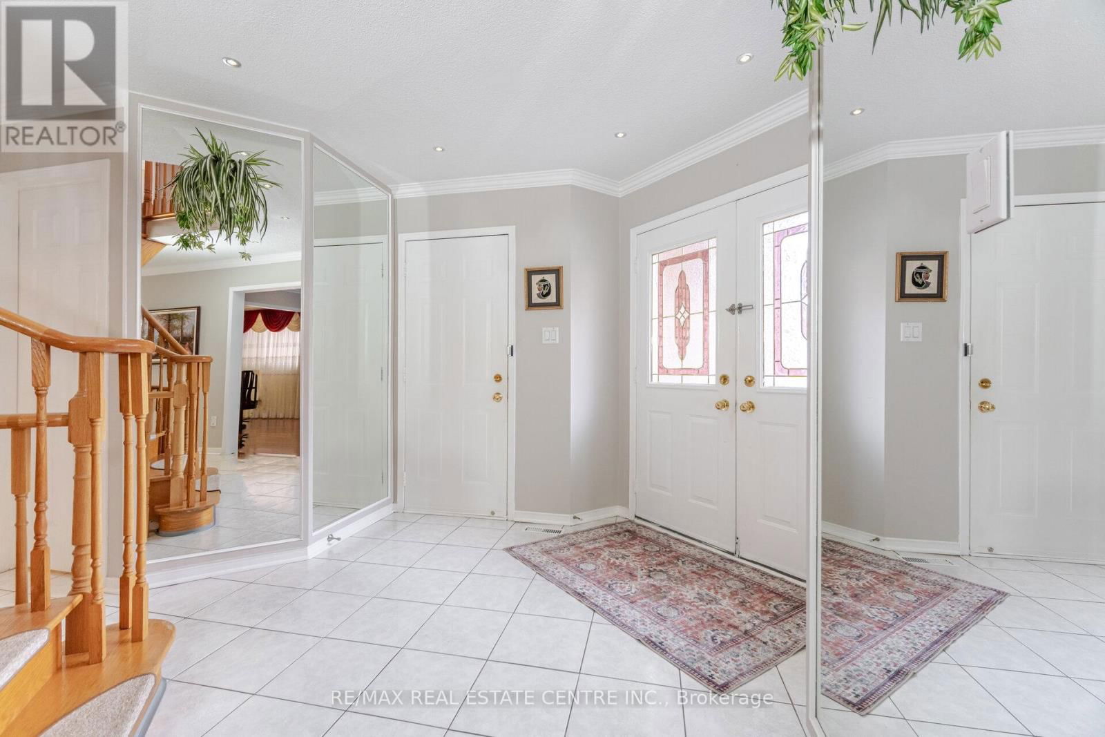 1078 WINDSOR HILL BOULEVARD Image 4