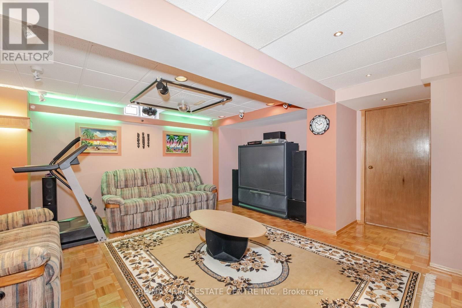 1078 WINDSOR HILL BOULEVARD Image 42