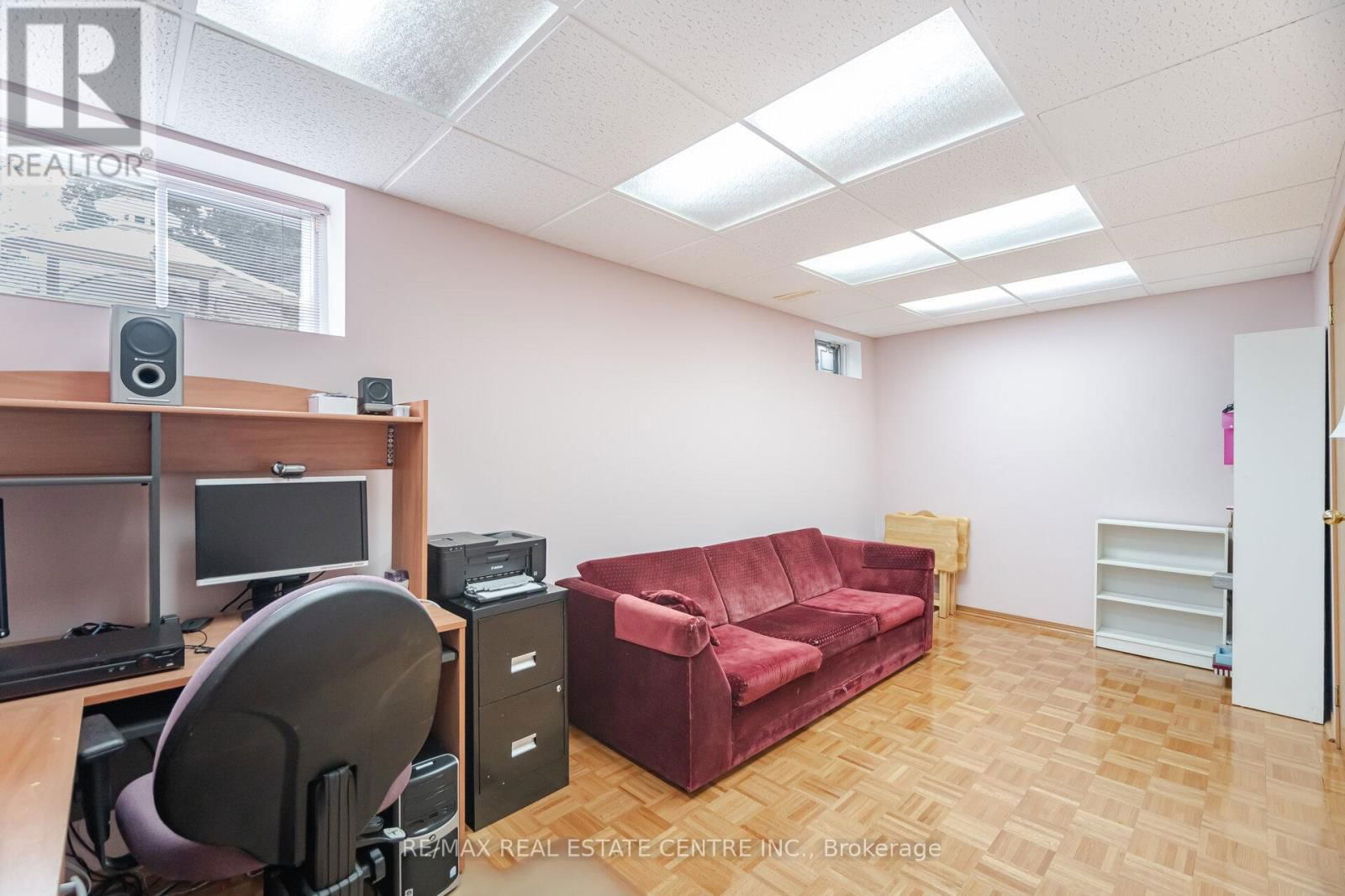 1078 WINDSOR HILL BOULEVARD Image 44