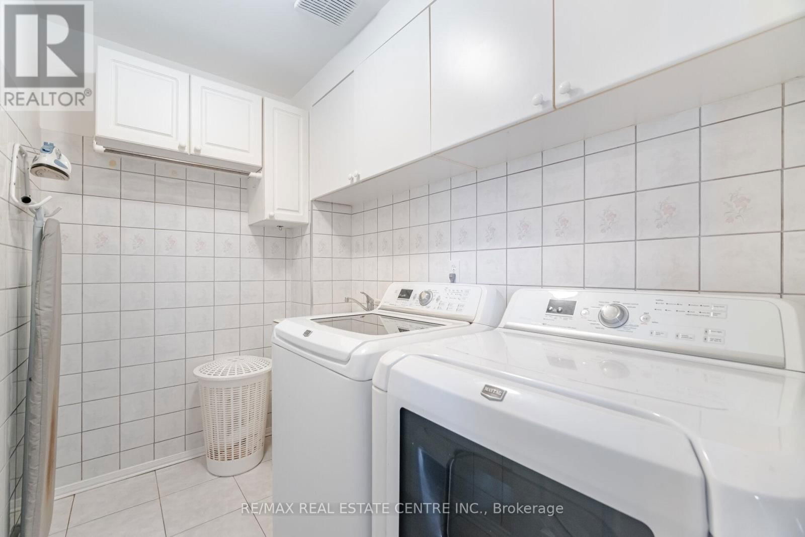 1078 WINDSOR HILL BOULEVARD Image 45