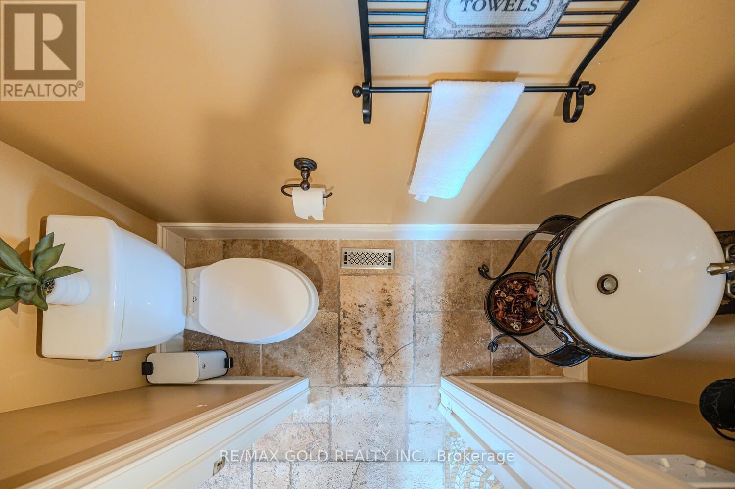 22 SWEETWOOD CIRCLE Image 18