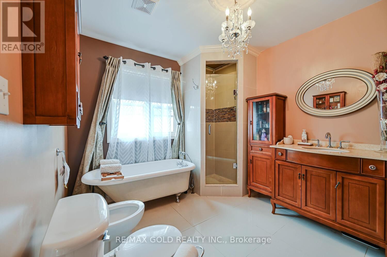 22 SWEETWOOD CIRCLE Image 25