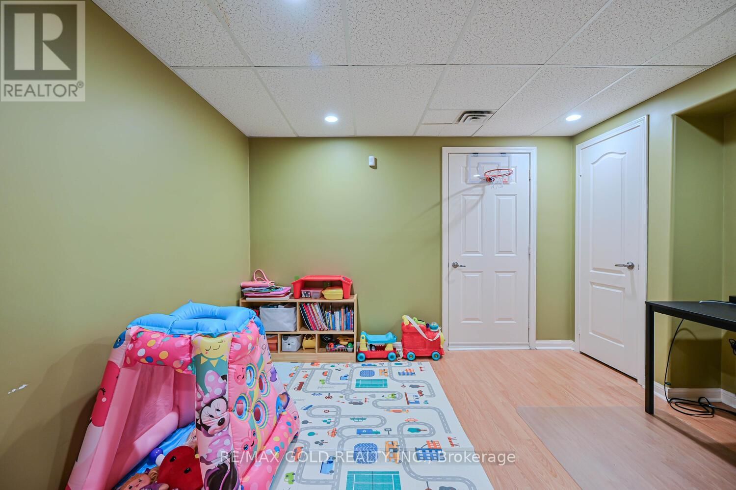 22 SWEETWOOD CIRCLE Image 42