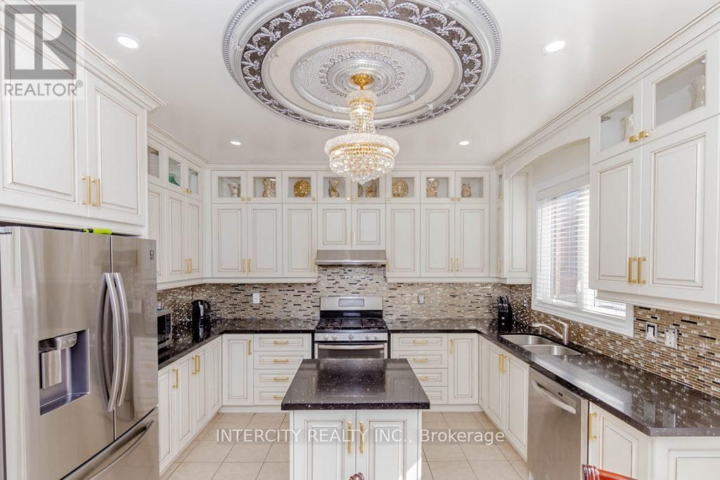 15 AUTUMN RIDGE DRIVE Image 14