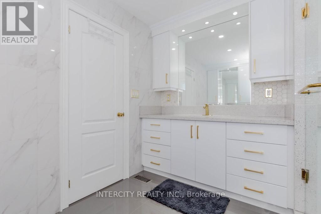 15 AUTUMN RIDGE DRIVE Image 19