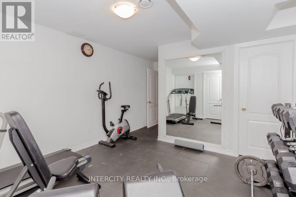 15 AUTUMN RIDGE DRIVE Image 30