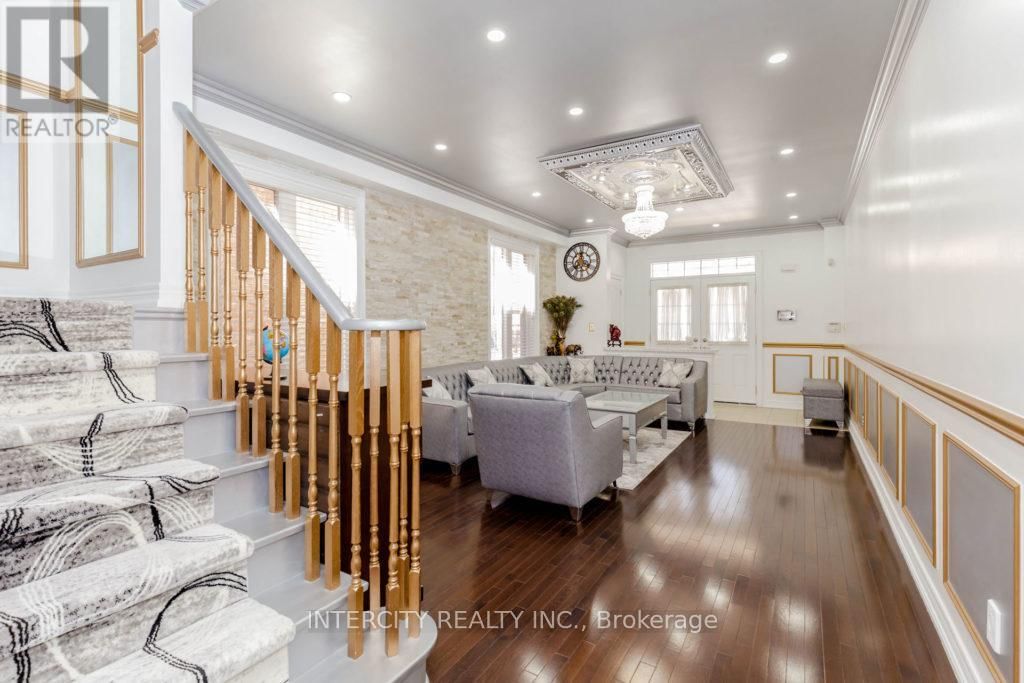 15 AUTUMN RIDGE DRIVE Image 8
