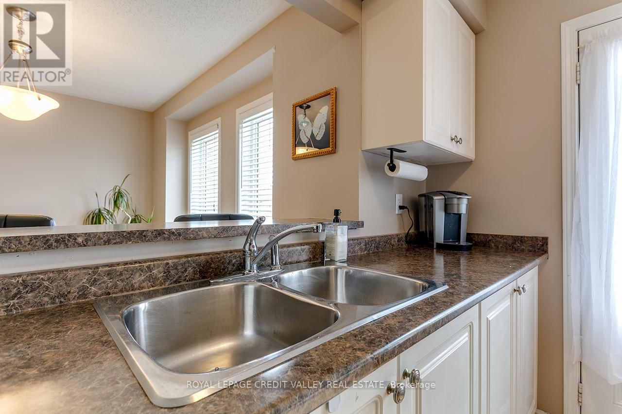 888 FOWLES COURT Image 11