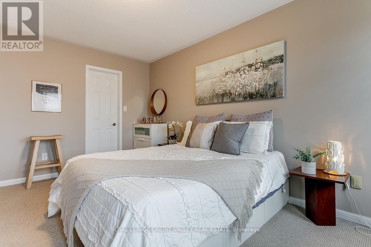888 FOWLES COURT Image 24