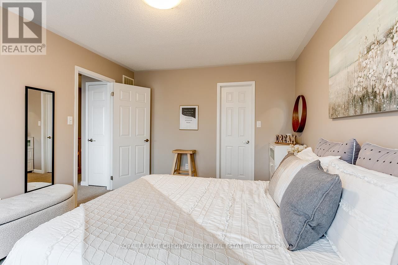 888 FOWLES COURT Image 26