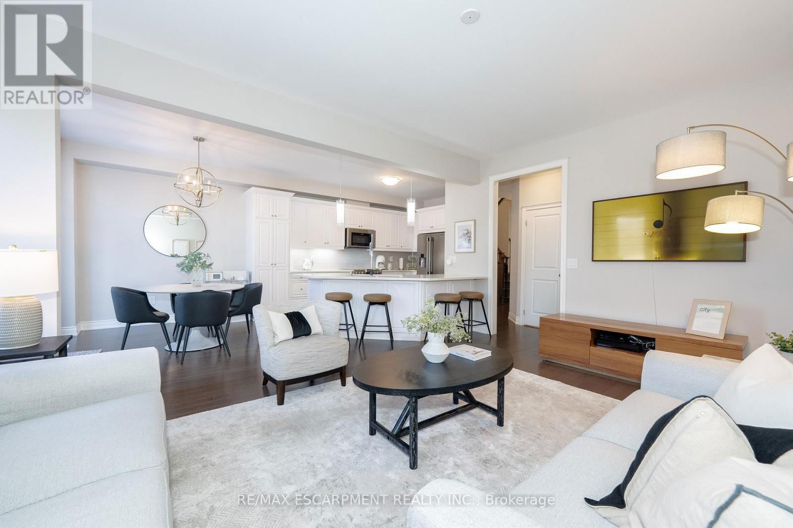 549 TERRACE WAY Image 10