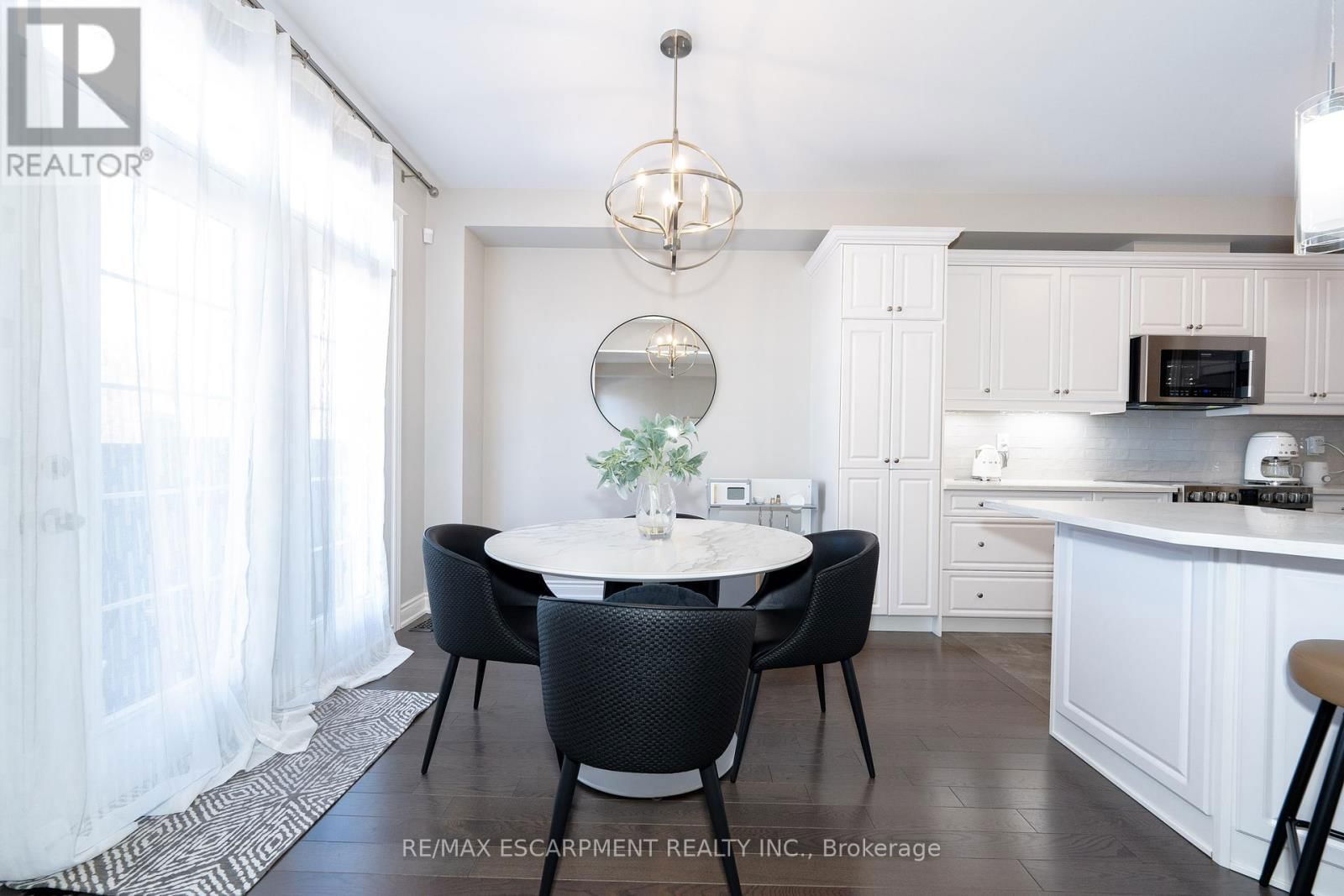 549 TERRACE WAY Image 12