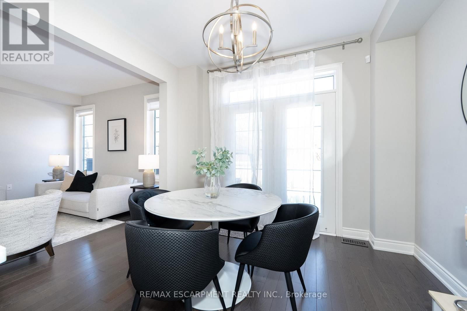 549 TERRACE WAY Image 14