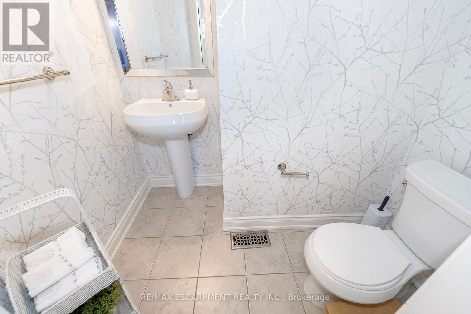 549 TERRACE WAY Image 15
