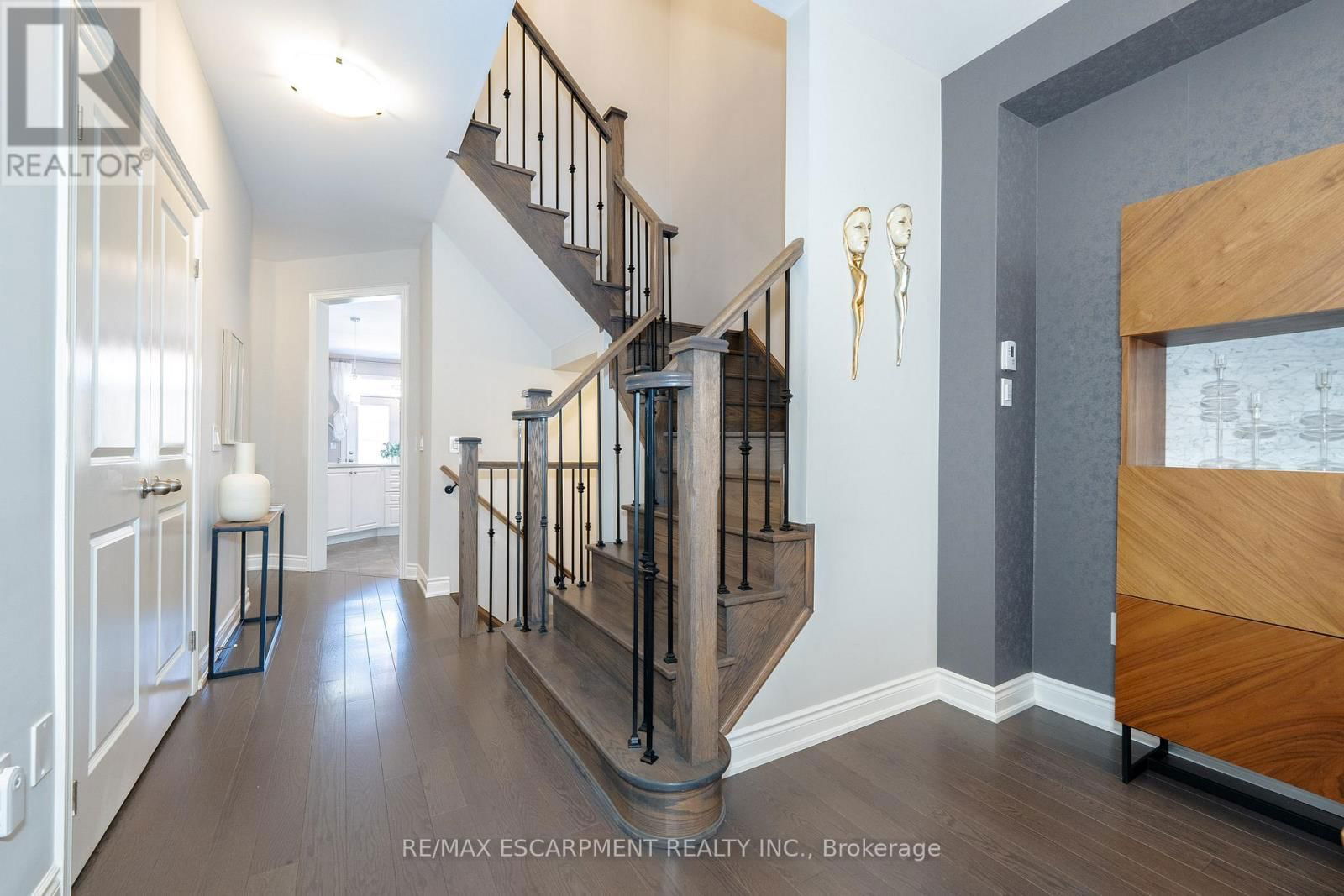 549 TERRACE WAY Image 16