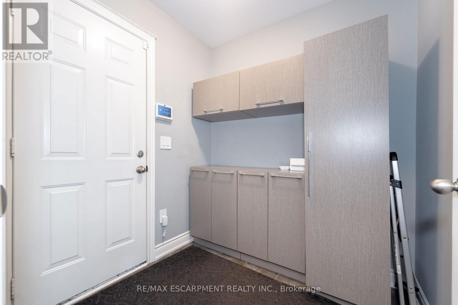549 TERRACE WAY Image 18