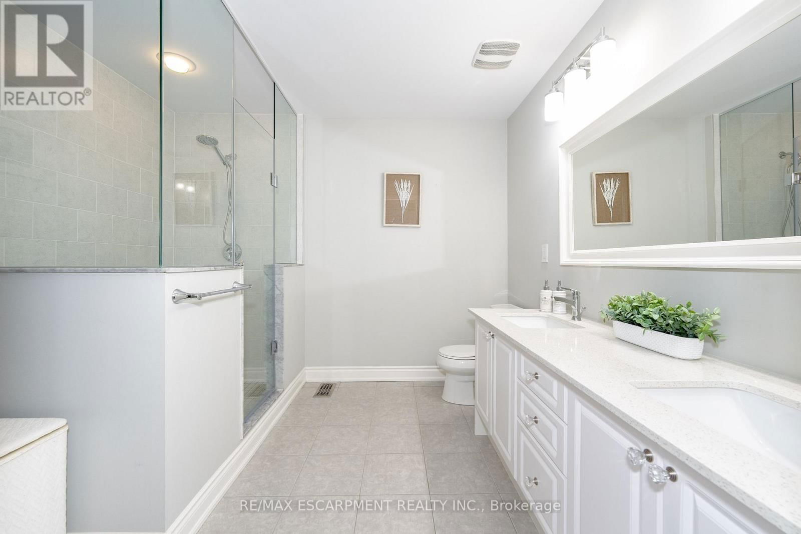 549 TERRACE WAY Image 21