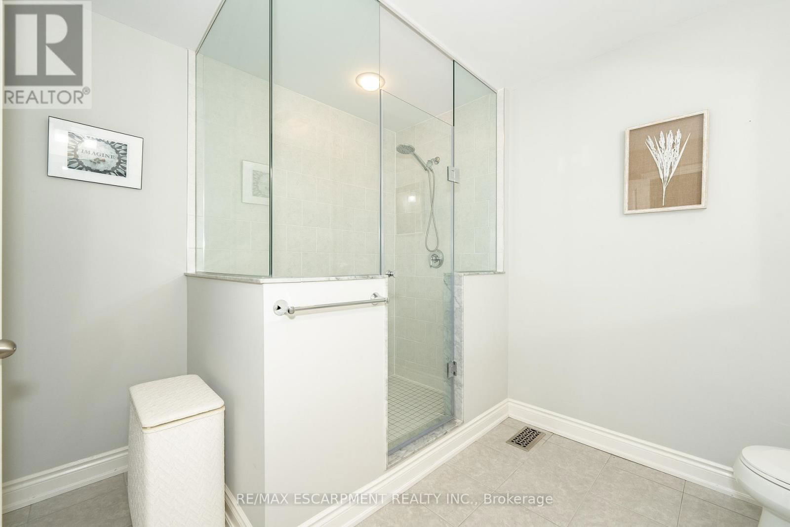 549 TERRACE WAY Image 22