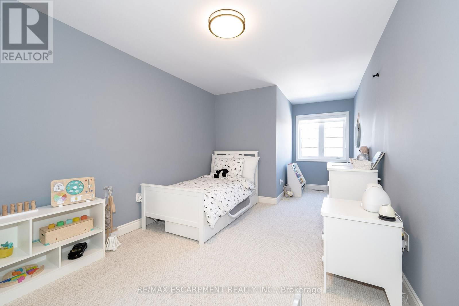 549 TERRACE WAY Image 24