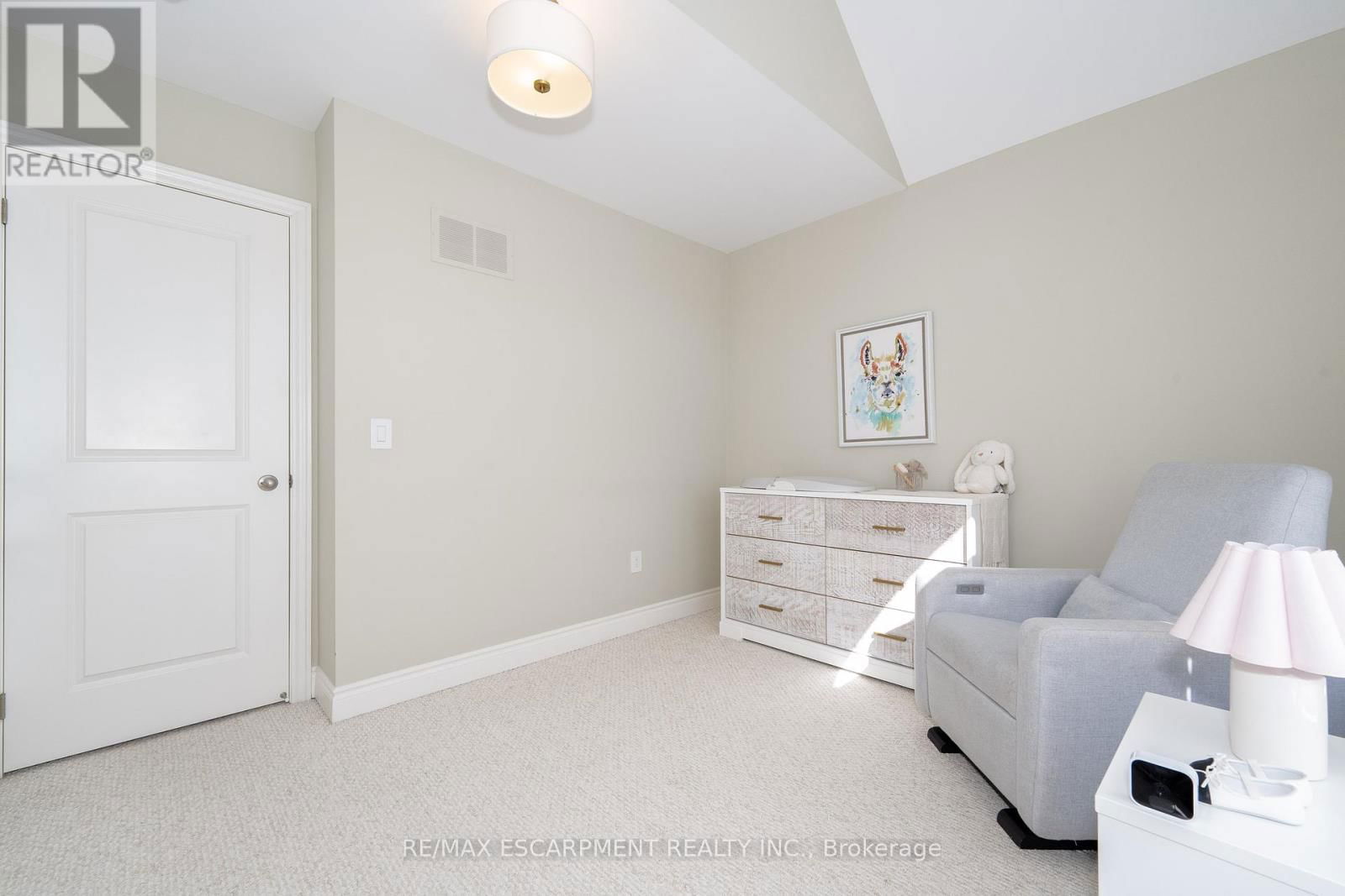 549 TERRACE WAY Image 28