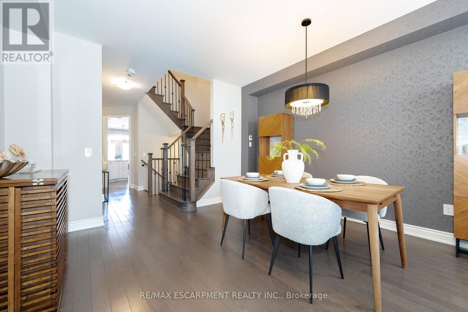 549 TERRACE WAY Image 3