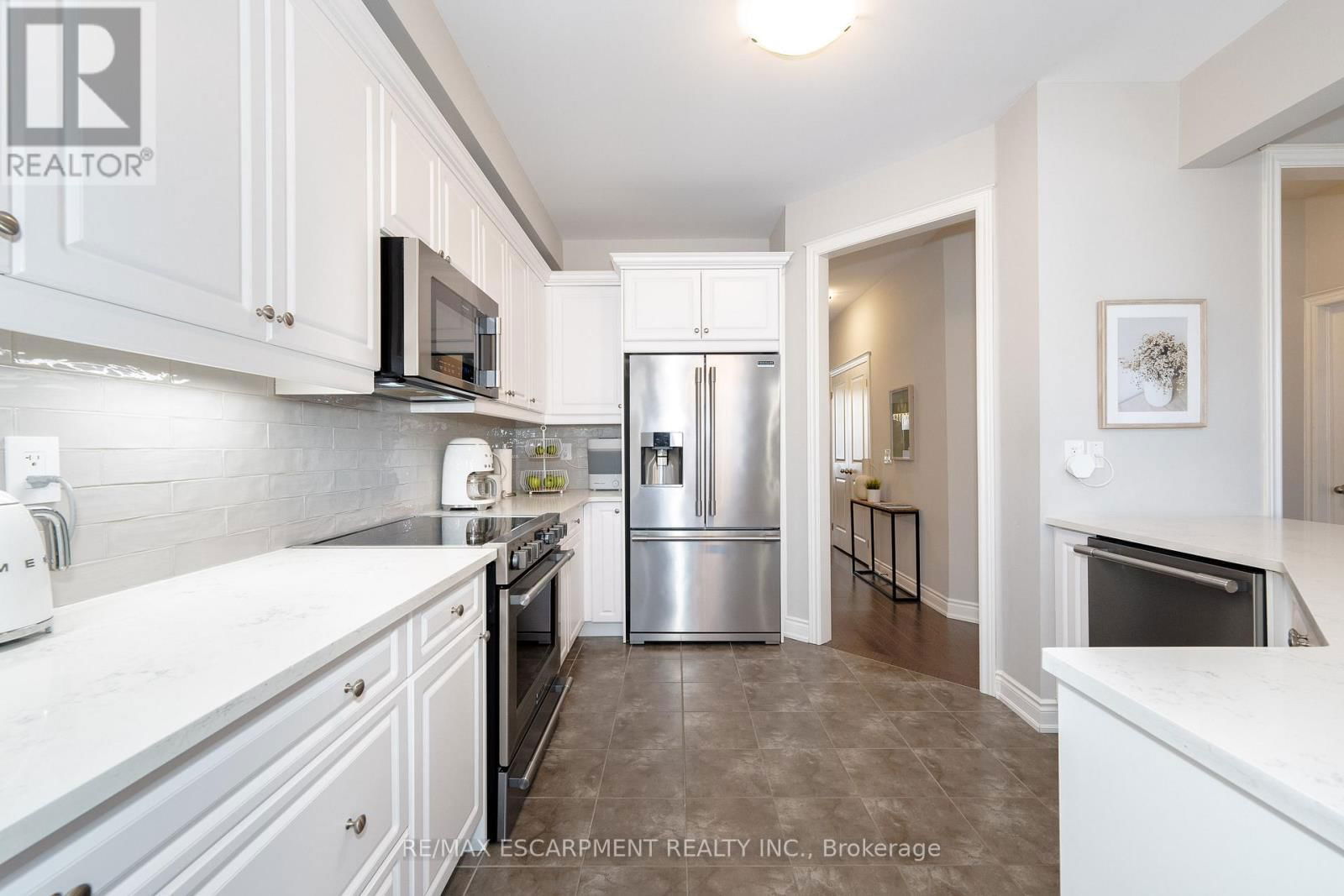 549 TERRACE WAY Image 6