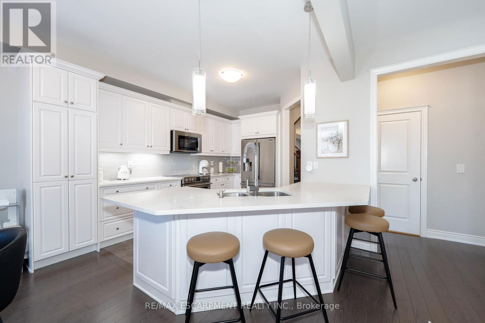 549 TERRACE WAY Image 7