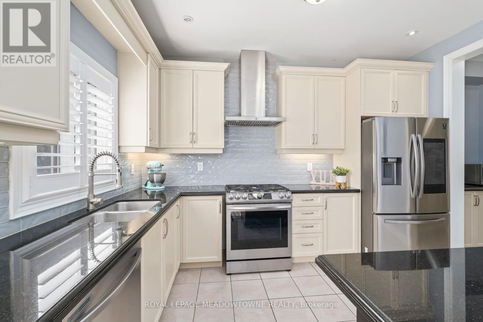 5 BEACON HILL DRIVE Image 13