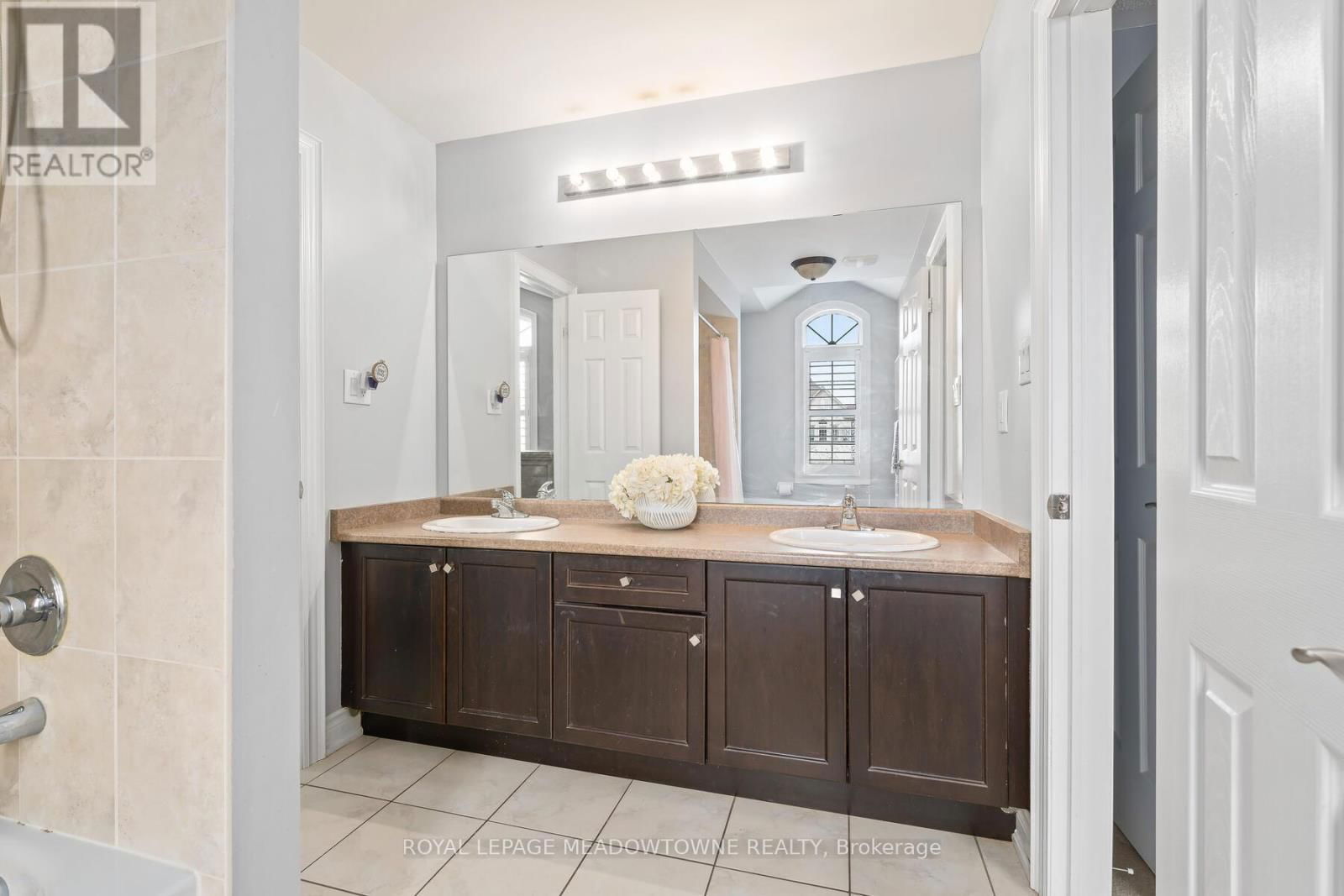 5 BEACON HILL DRIVE Image 31