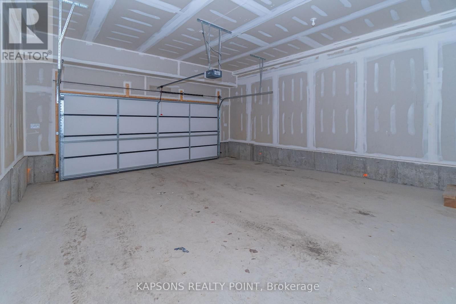 2 - 26 HUMBERWOOD BOULEVARD Image 10