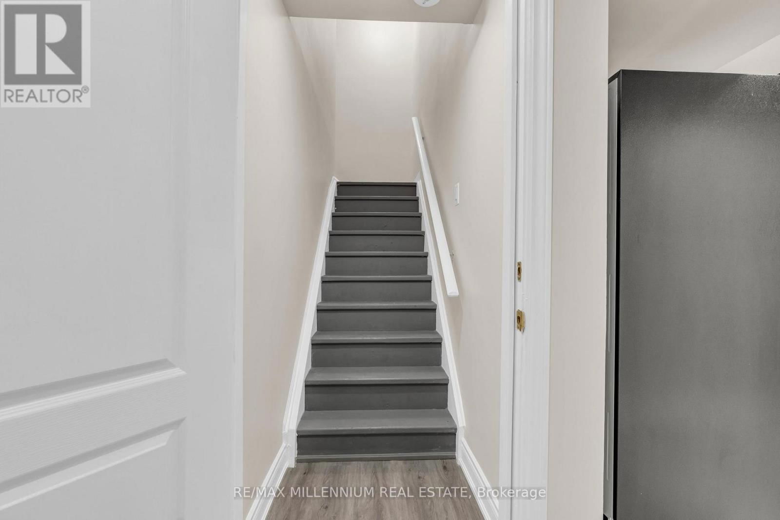 64 ALLENHEAD CRESCENT NORTHEAST Image 35