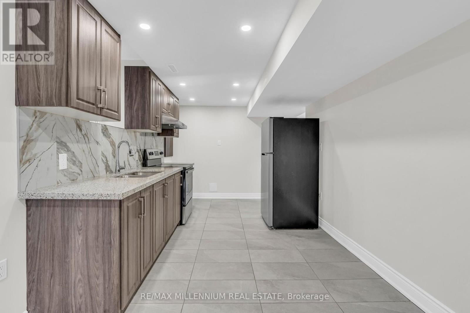 64 ALLENHEAD CRESCENT NORTHEAST Image 36