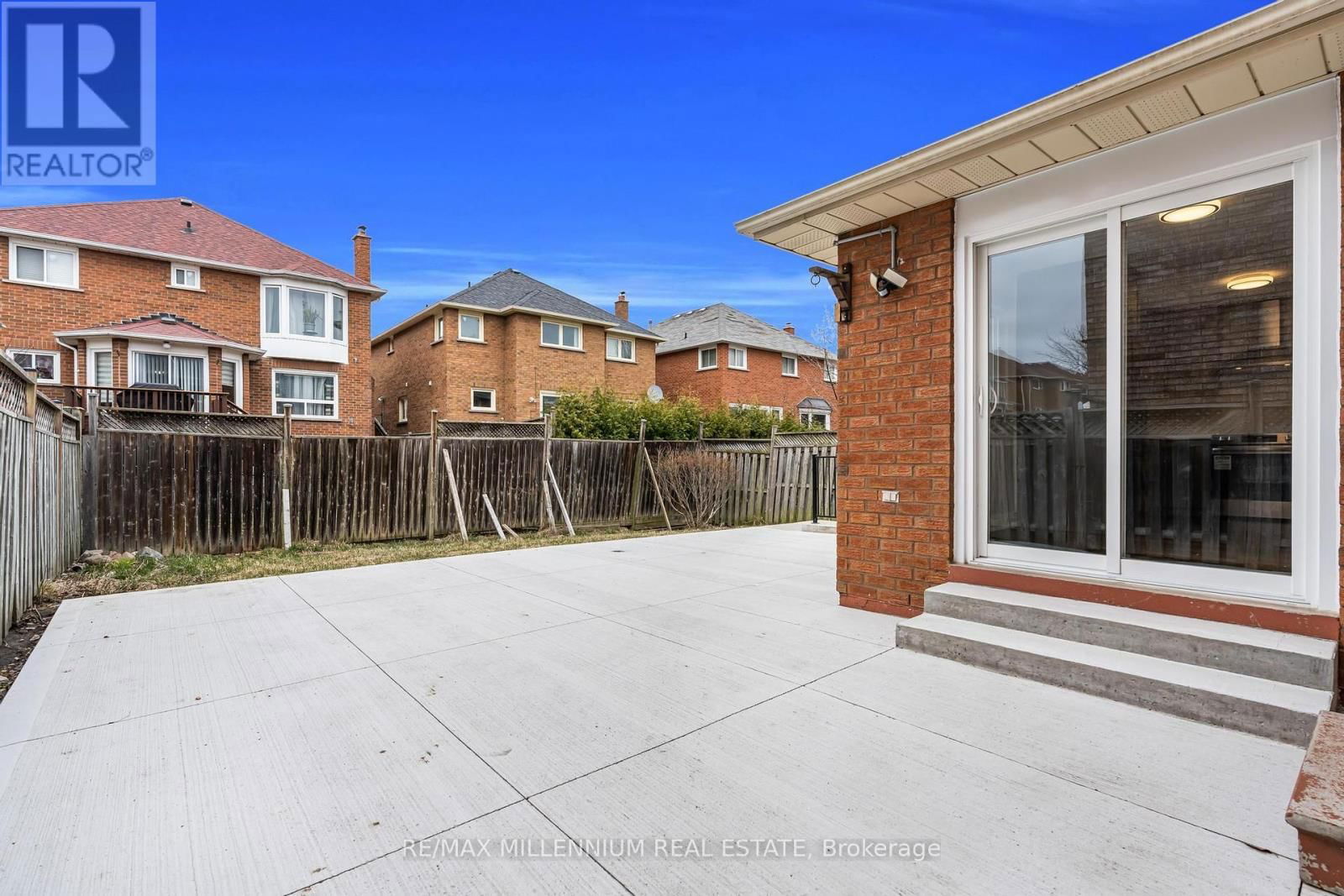 64 ALLENHEAD CRESCENT NORTHEAST Image 47