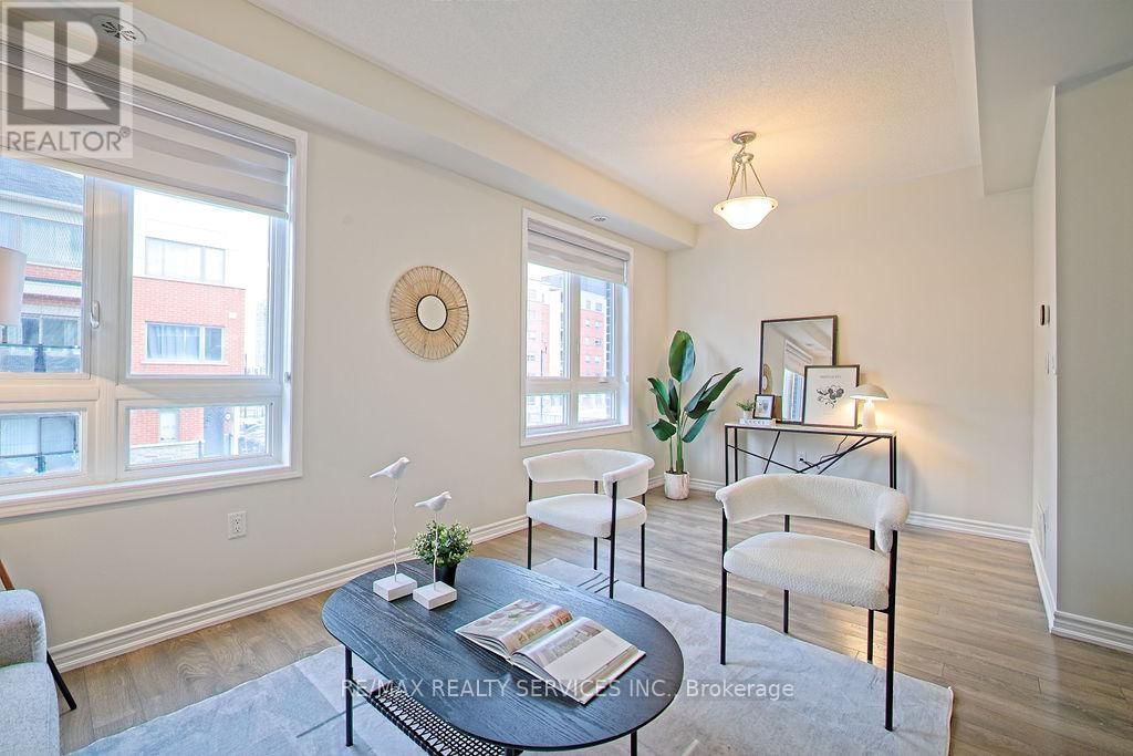 284 LAGERFELD DRIVE Image 14