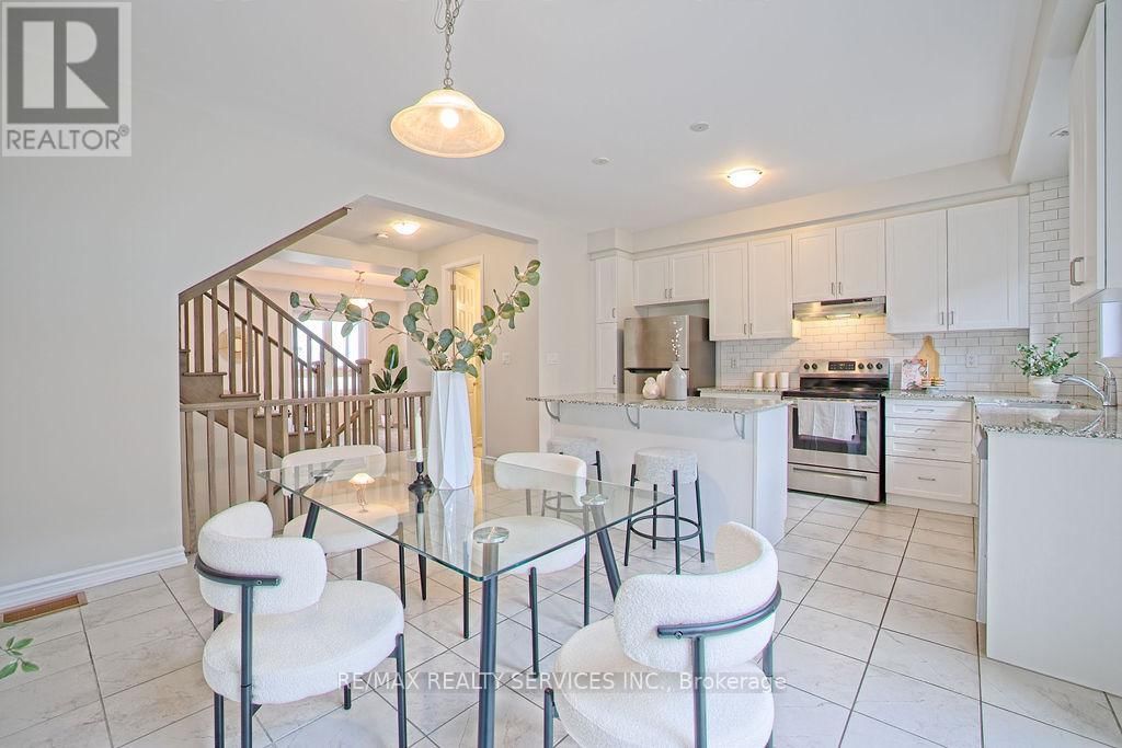 284 LAGERFELD DRIVE Image 16